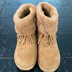Mudd faux fur boots